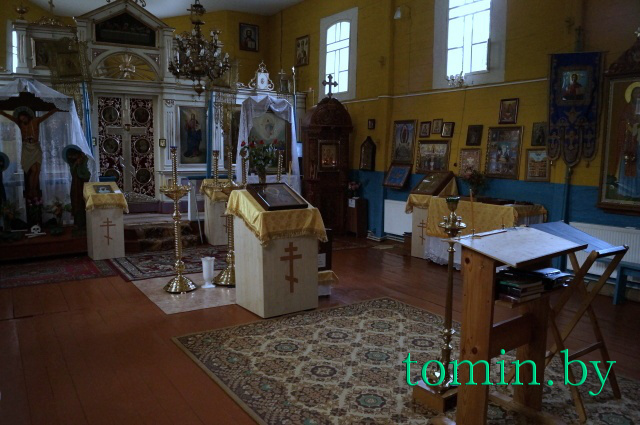 Свято-Николаевская церковь на хуторе Вежное Пружанского района - памятник деревянного зодчества XVIII века. Фото Тамары ТИБОРОВСКОЙ Свято-Николаевская церковь на хуторе Вежное Пружанского района - памятник деревянного зодчества XVIII века. Фото Тамары ТИБОРОВСКОЙ