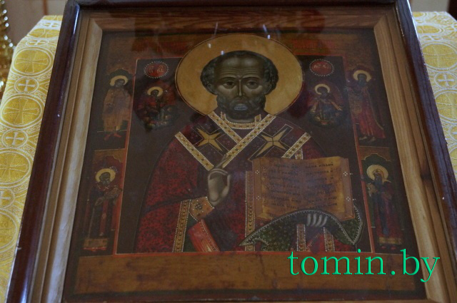 Свято-Николаевская церковь на хуторе Вежное Пружанского района - памятник деревянного зодчества XVIII века. Фото Тамары ТИБОРОВСКОЙ Свято-Николаевская церковь на хуторе Вежное Пружанского района - памятник деревянного зодчества XVIII века. Фото Тамары ТИБОРОВСКОЙ