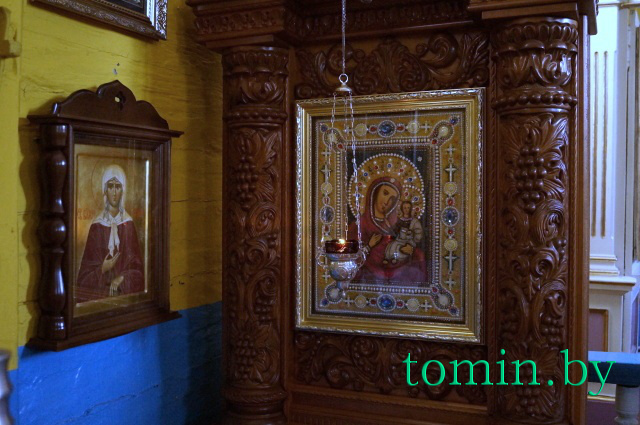 Свято-Николаевская церковь на хуторе Вежное Пружанского района - памятник деревянного зодчества XVIII века. Фото Тамары ТИБОРОВСКОЙ Свято-Николаевская церковь на хуторе Вежное Пружанского района - памятник деревянного зодчества XVIII века. Фото Тамары ТИБОРОВСКОЙ