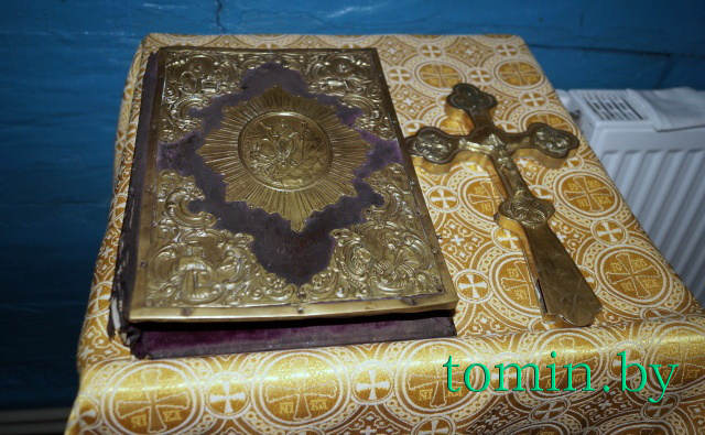 Свято-Николаевская церковь на хуторе Вежное Пружанского района - памятник деревянного зодчества XVIII века. Фото Тамары ТИБОРОВСКОЙ Свято-Николаевская церковь на хуторе Вежное Пружанского района - памятник деревянного зодчества XVIII века. Фото Тамары ТИБОРОВСКОЙ