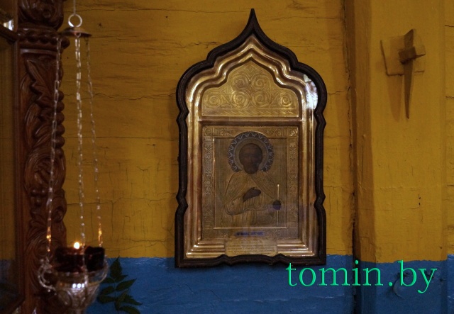 Свято-Николаевская церковь на хуторе Вежное Пружанского района - памятник деревянного зодчества XVIII века. Фото Тамары ТИБОРОВСКОЙ Свято-Николаевская церковь на хуторе Вежное Пружанского района - памятник деревянного зодчества XVIII века. Фото Тамары ТИБОРОВСКОЙ