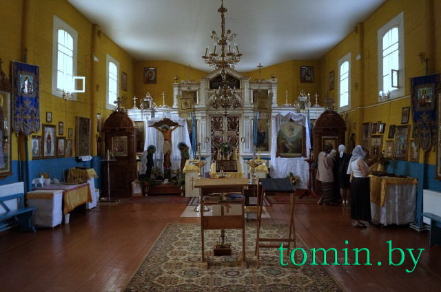 Свято-Николаевская церковь на хуторе Вежное Пружанского района - памятник деревянного зодчества XVIII века. Фото Тамары ТИБОРОВСКОЙ Свято-Николаевская церковь на хуторе Вежное Пружанского района - памятник деревянного зодчества XVIII века. Фото Тамары ТИБОРОВСКОЙ