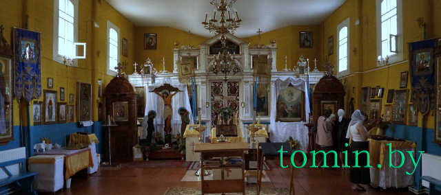 Свято-Николаевская церковь на хуторе Вежное Пружанского района - памятник деревянного зодчества XVIII века. Фото Тамары ТИБОРОВСКОЙ Свято-Николаевская церковь на хуторе Вежное Пружанского района - памятник деревянного зодчества XVIII века. Фото Тамары ТИБОРОВСКОЙ