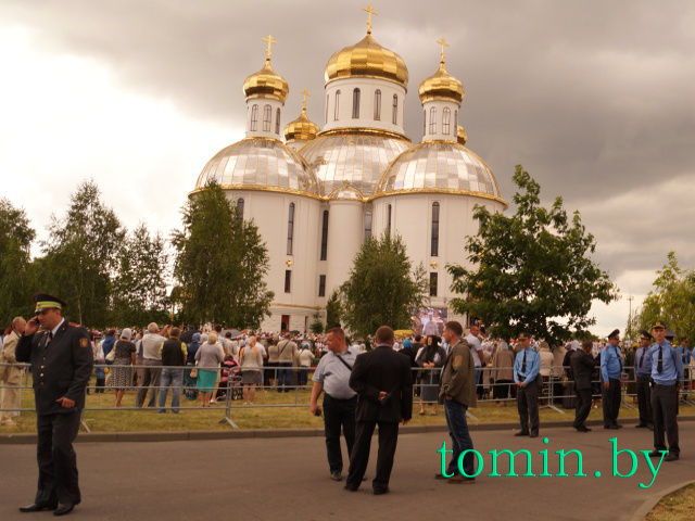 Патриарх Кирилл возглавил Божественную Литургию в Воскресенском соборе Бреста. Фото Тамары ТИБОРОВСКОЙ Патриарх Кирилл возглавил Божественную Литургию в Воскресенском соборе Бреста. Фото Тамары ТИБОРОВСКОЙ