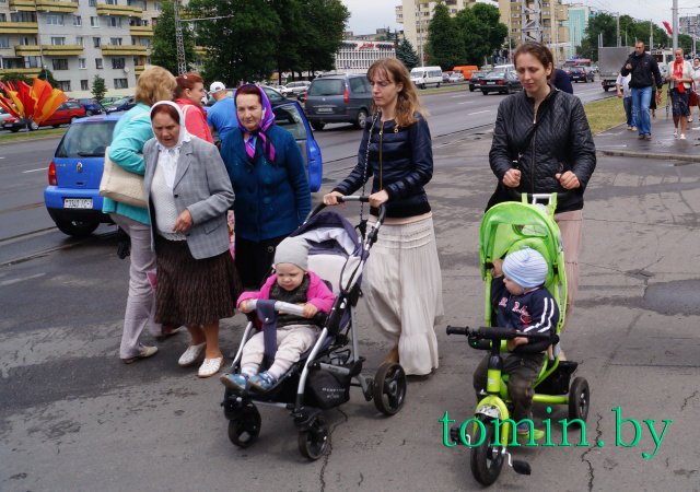 Патриарх Кирилл возглавил Божественную Литургию в Воскресенском соборе Бреста. Фото Тамары ТИБОРОВСКОЙ Патриарх Кирилл возглавил Божественную Литургию в Воскресенском соборе Бреста. Фото Тамары ТИБОРОВСКОЙ