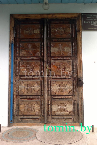 Свято-Онуфриевская церковь в деревне Ставы Каменецкого района - памятник архитектуры деревянного зодчества XVIII века.Фото Тамары ТИБОРОВСКОЙ Свято-Онуфриевская церковь в деревне Ставы Каменецкого района - памятник архитектуры деревянного зодчества XVIII века. 19 мая 2012 г. Фото Тамары ТИБОРОВСКОЙ